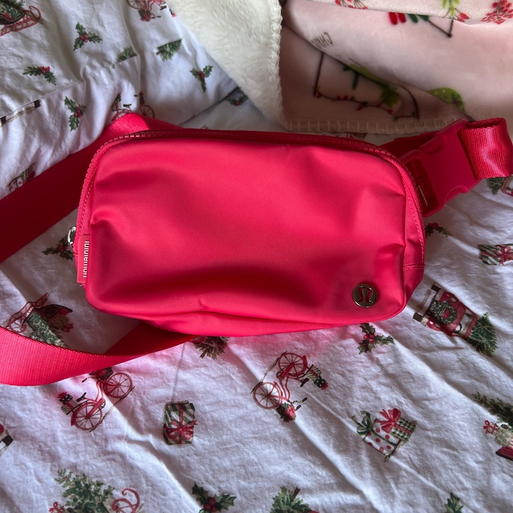 Lululemon belt bag